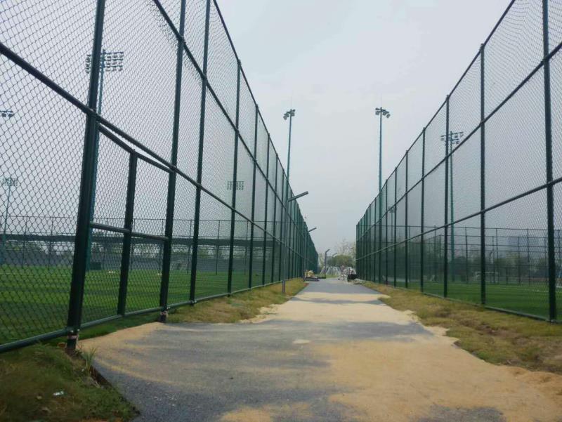 體育場圍欄網.jpg 體育場圍欄網.jpg