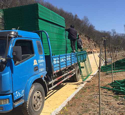 現(xiàn)貨框架護(hù)欄網(wǎng) 現(xiàn)貨框架護(hù)欄網(wǎng)